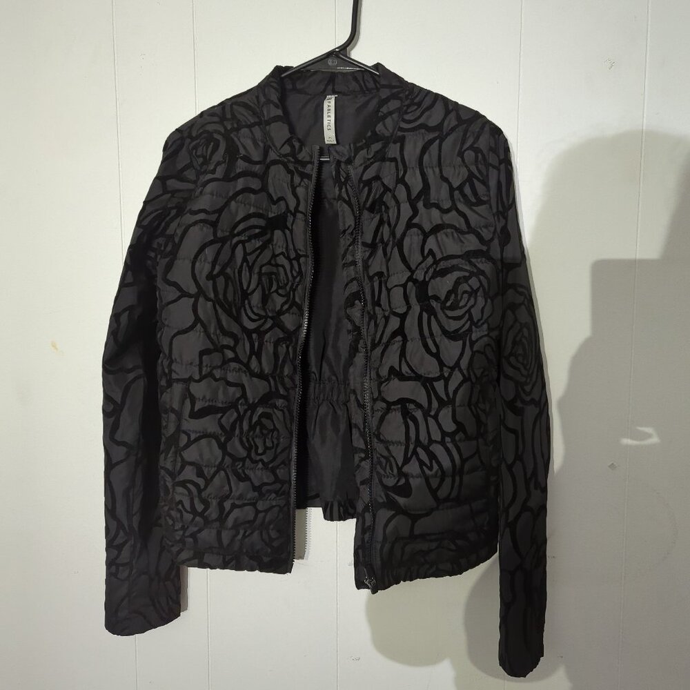 Fabletics Paola Black Rose Puffer Pleated Women's Jacket - Size M #E